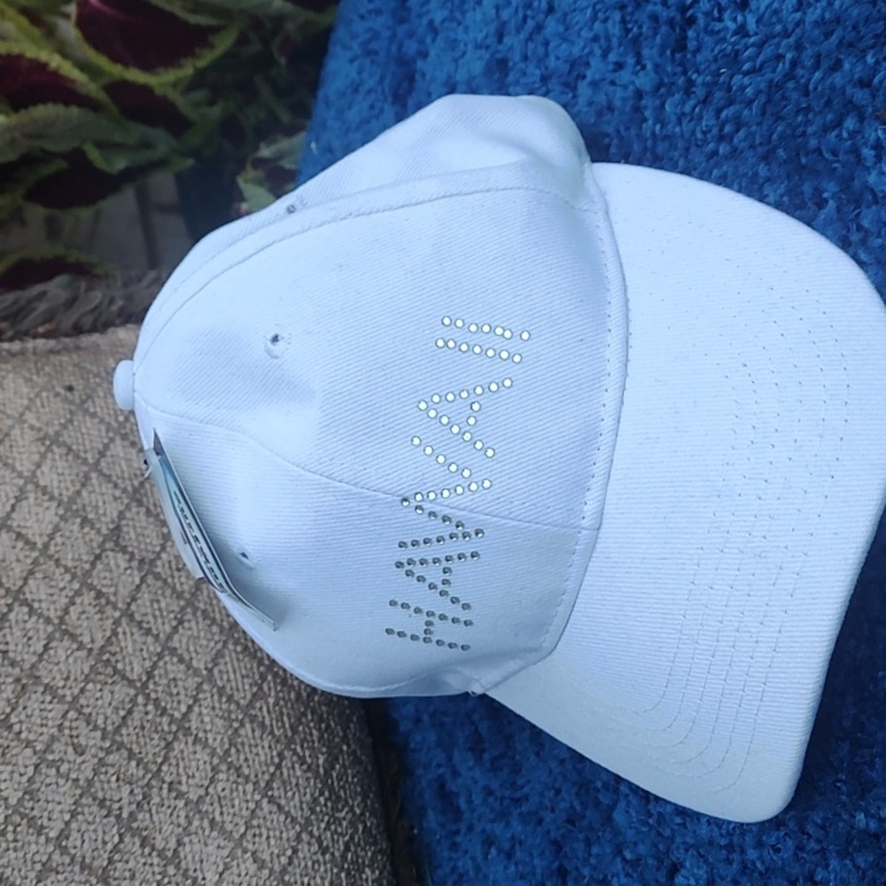 Hawaii/🤠 🤠 🤠 White With  Silver Rhinestones